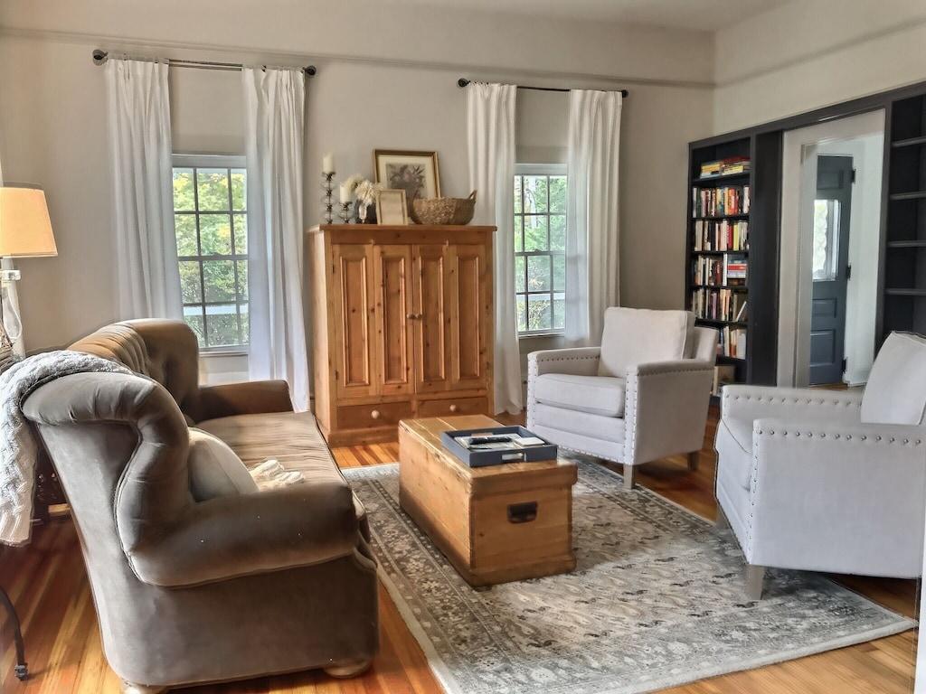 Pet Friendly Historic In-Town Colonial