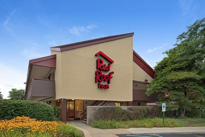 Pet Friendly Red Roof Inn Detroit-Rochester Hills/Auburn Hills