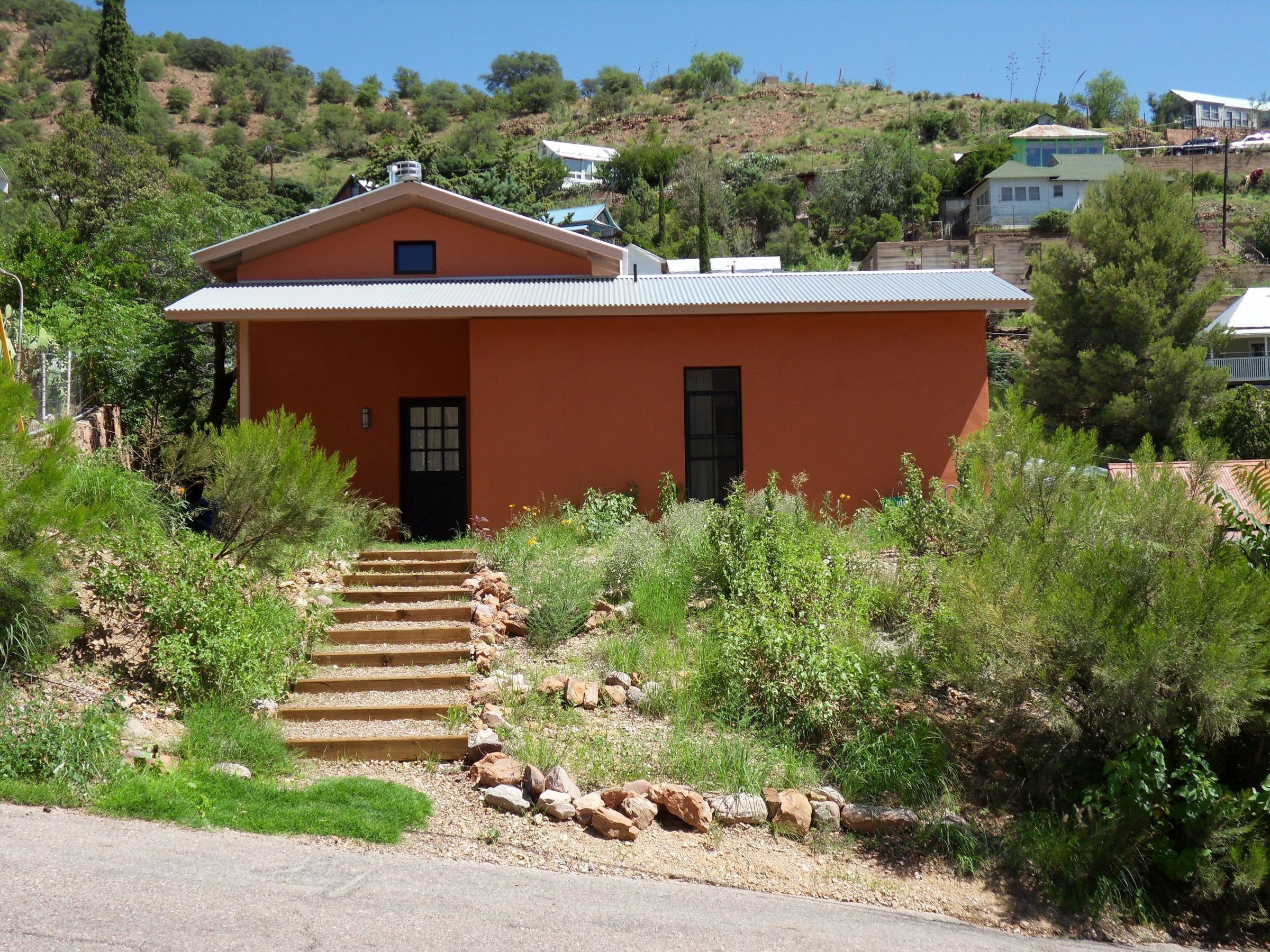 Pet Friendly Modern Home in Historic Old Bisbee