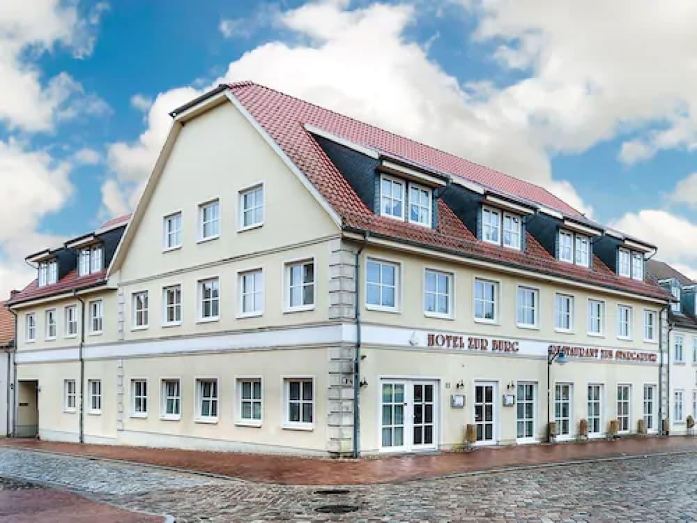 Pet Friendly Hotel Zur Burg