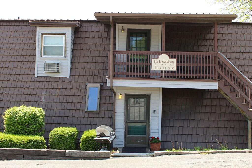 The Palisades House Pet Policy