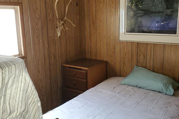 Pet Friendly Two Bedroom Cabin Near Ironwood Lake