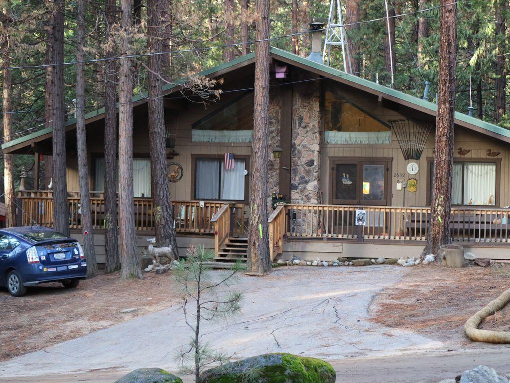 Spacious 3 Bedroom Near Golf And Redwoods In Yosemite Park Pet Policy