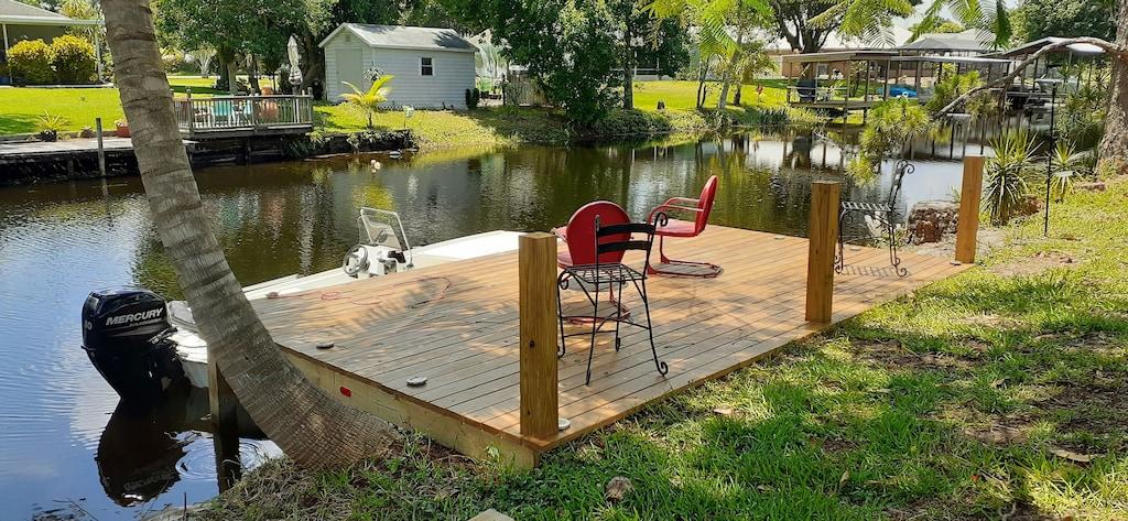 Pet Friendly Beautiful 3/2 House on Tranquil Canal
