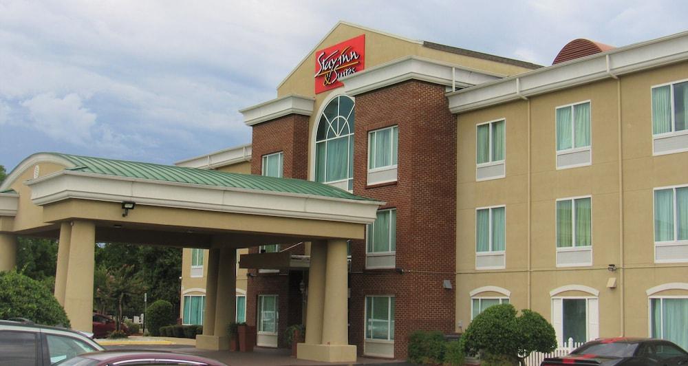Baymont Inn & Suites Montgomery South Pet Policy
