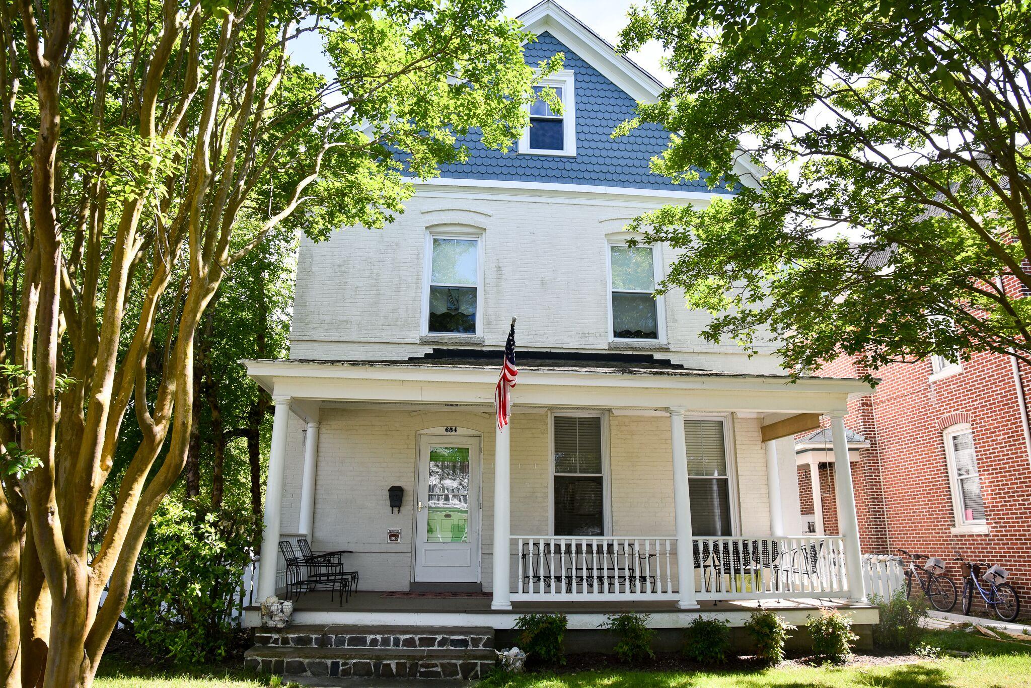 Seaesta on Monroe Pet Policy