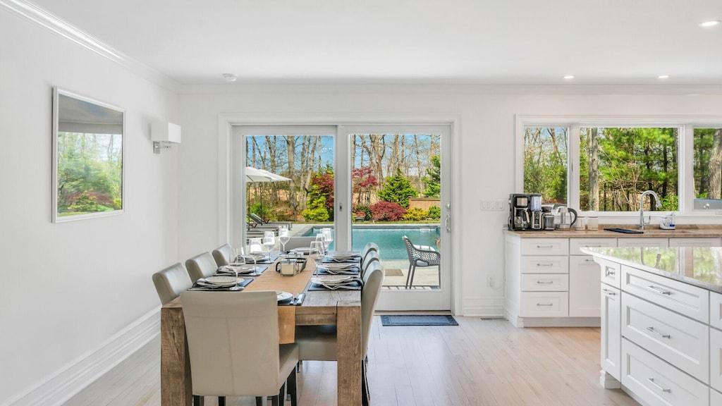 East Hampton Exquisite Pet Policy