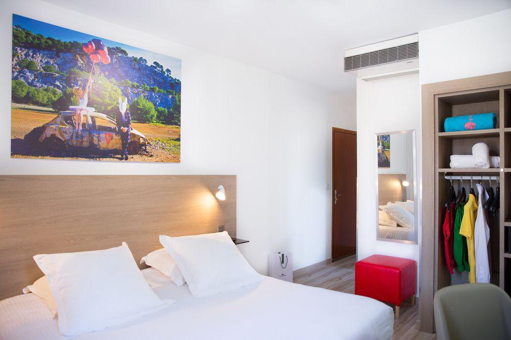 Grand Hotel Dauphine Pet Policy