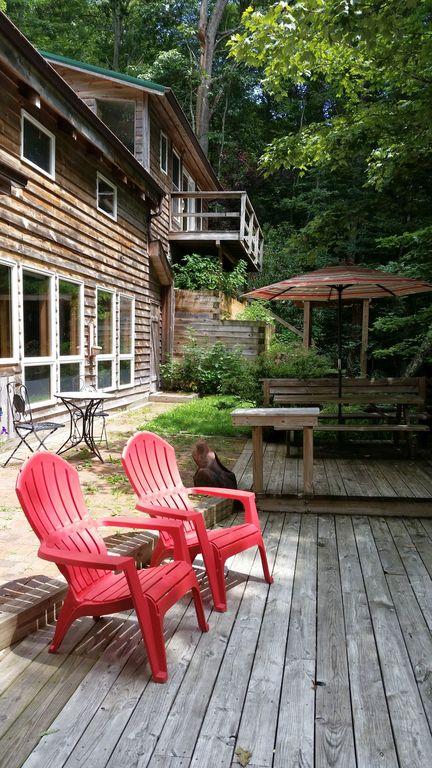 Pet Friendly Private Mountain Hideaway
