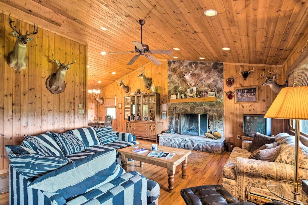 Pet Friendly Authentic Cabin With Fire Pit