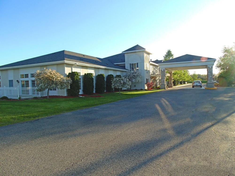 American Inn and Suites Houghton Lake Pet Policy