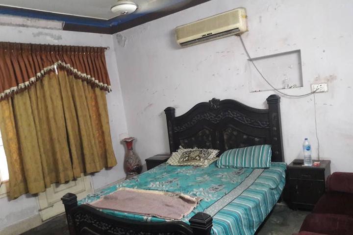 Pet Friendly Faisalabad Airbnb Rentals