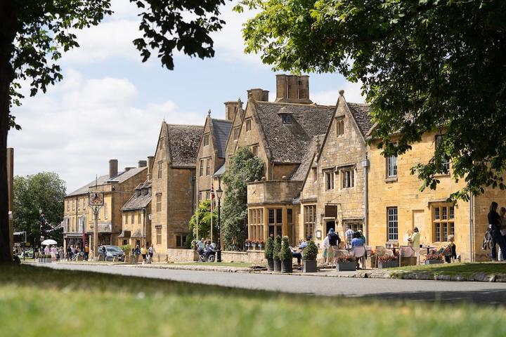 Pet Friendly The Lygon Arms - An Iconic Luxury Hotel
