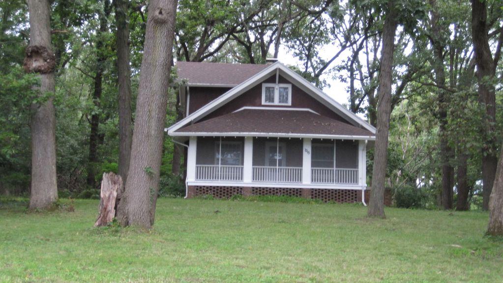 Pet Friendly Hotels In Dixon Il Bringfido