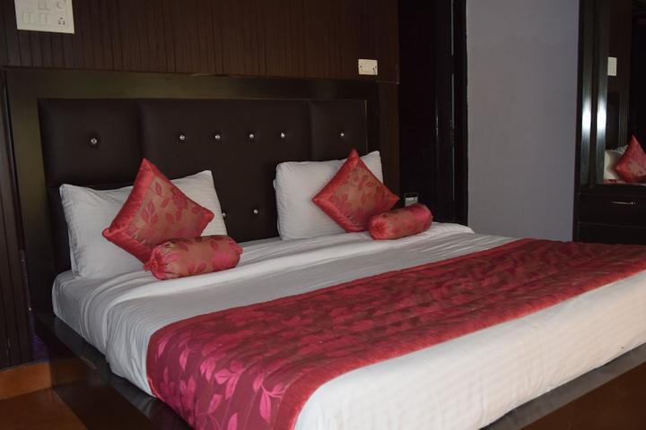 Pet Friendly Hotel Trishul by T and M Hotels