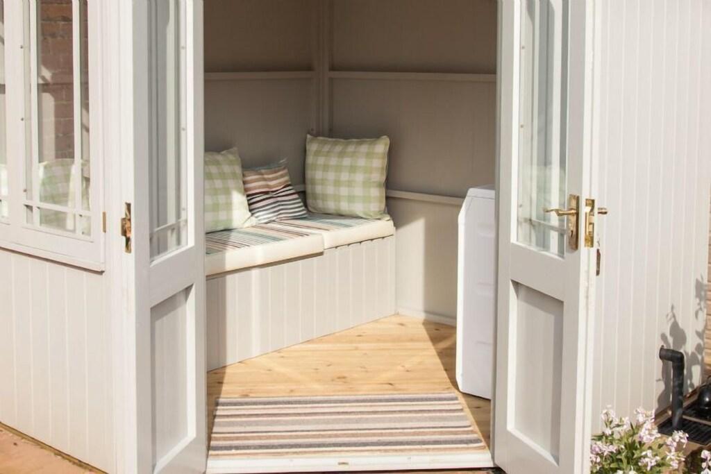 Sutton Cottage Pet Policy