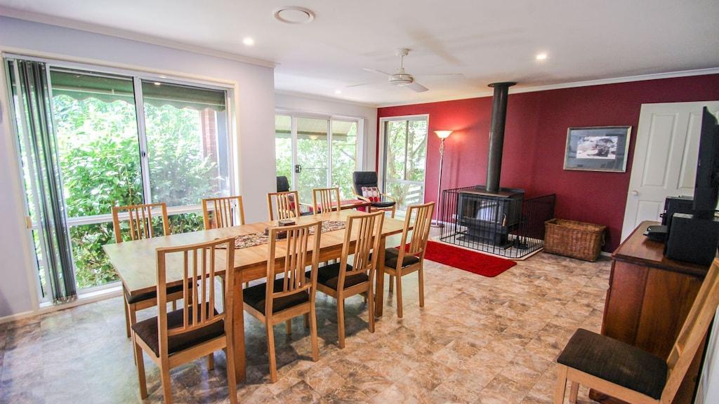 Pet Friendly Bright Hargreaves House