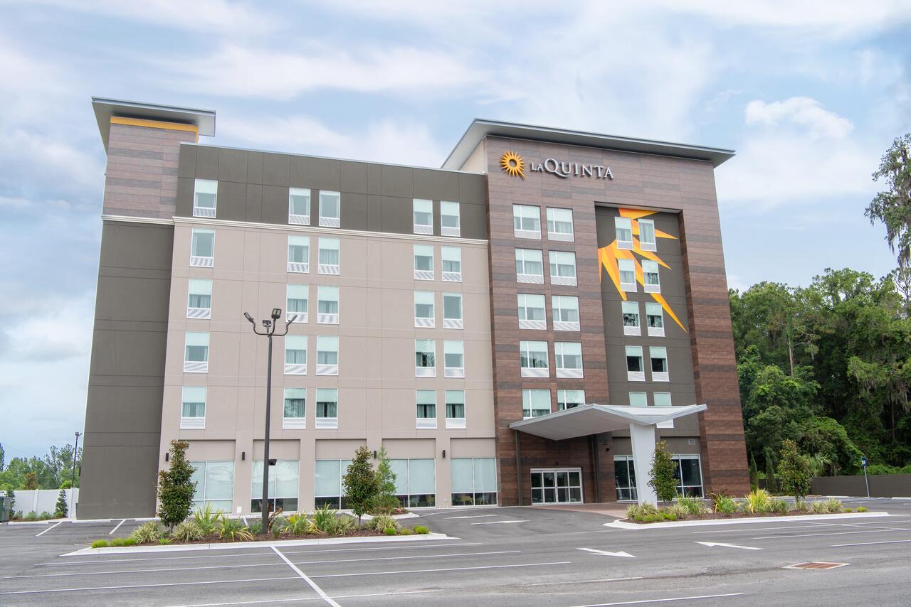 Pet Friendly Hotels In Lake City Fl Bringfido Pet friendly hotels & dog travel directory. pet friendly hotels in lake city fl