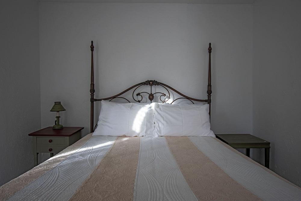 Pet Friendly The Woodbine Inn