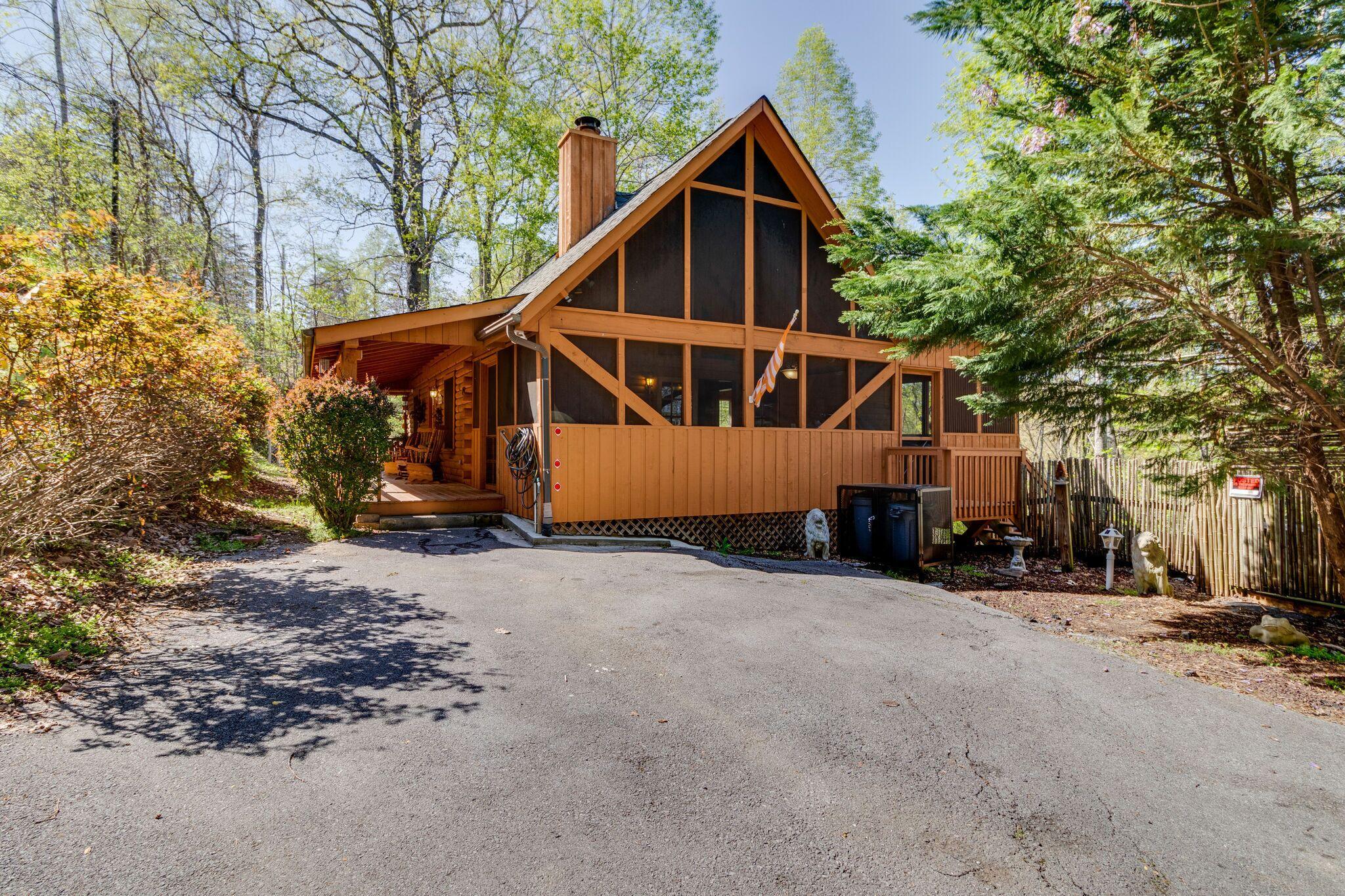 1634 Ridgecrest Pet Policy