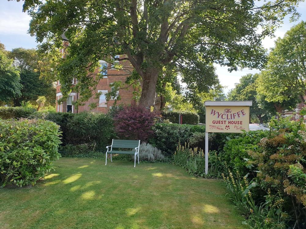 Pet Friendly The Wycliffe Guest House