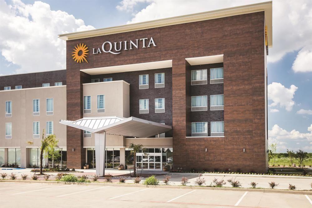 La Quinta by Wyndham Dallas Plano/The Colony Pet Policy