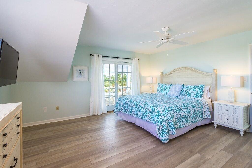 210 10th St in Key Colony Beach Pet Policy