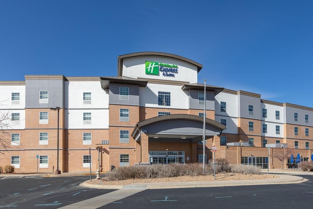 Pet Friendly Holiday Inn Express & Suites Englewood - Denver South an IHG Hotel