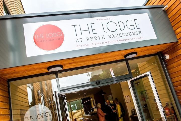 Pet Friendly The Lodge at Perth Racecourse