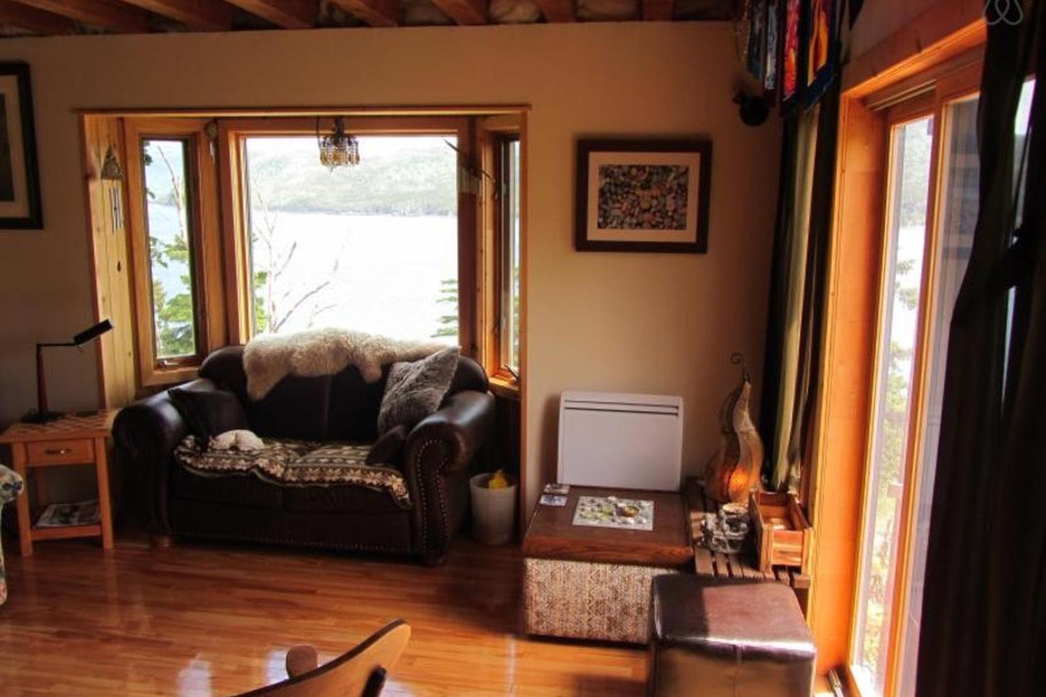 Woody Point Airbnb Rentals Pet Policy