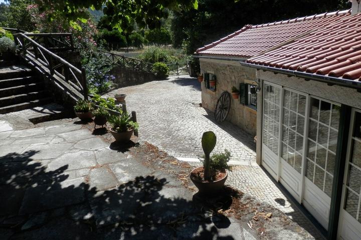 Pet Friendly Quinta da Azenha with Private Pool