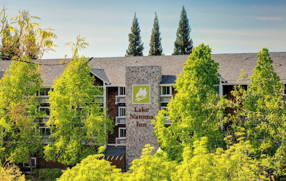 Lake Natoma Inn Pet Policy