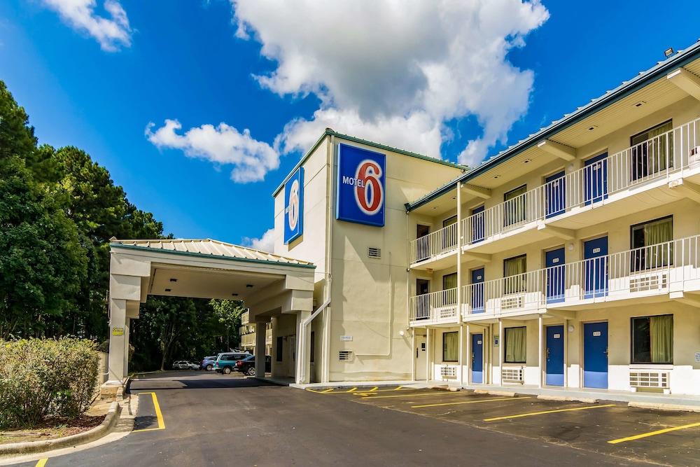 Pet Friendly Motel 6 Raleigh NC - Cary