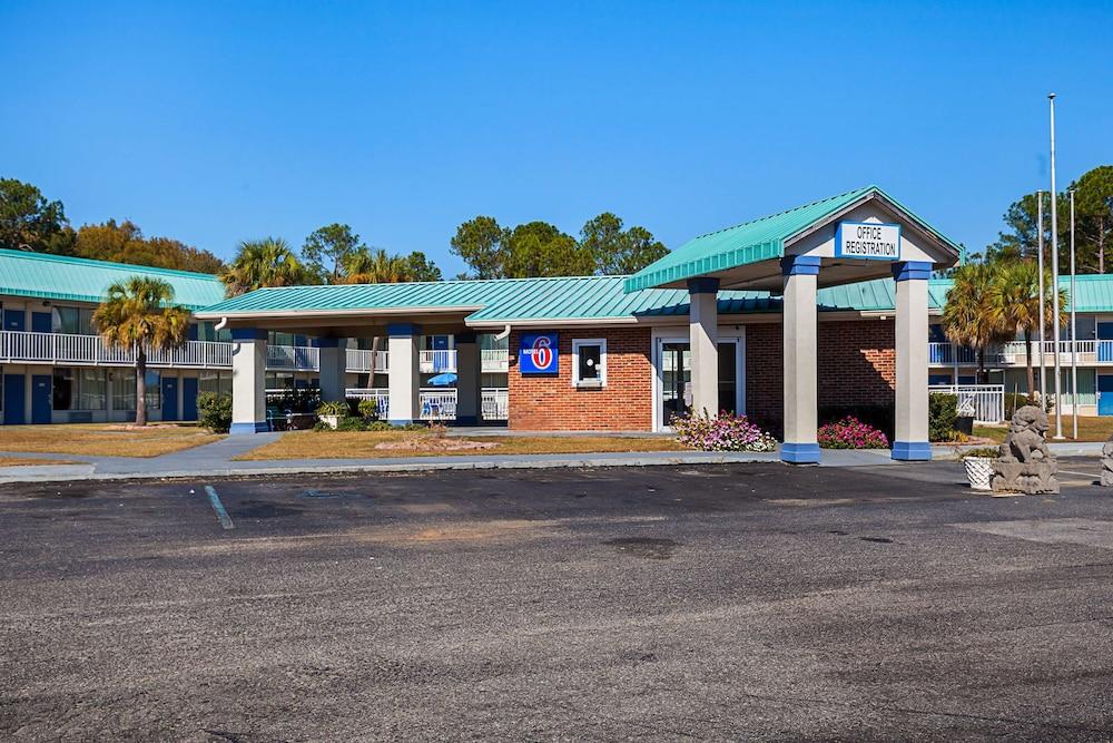 Motel 6 Tifton GA Pet Policy