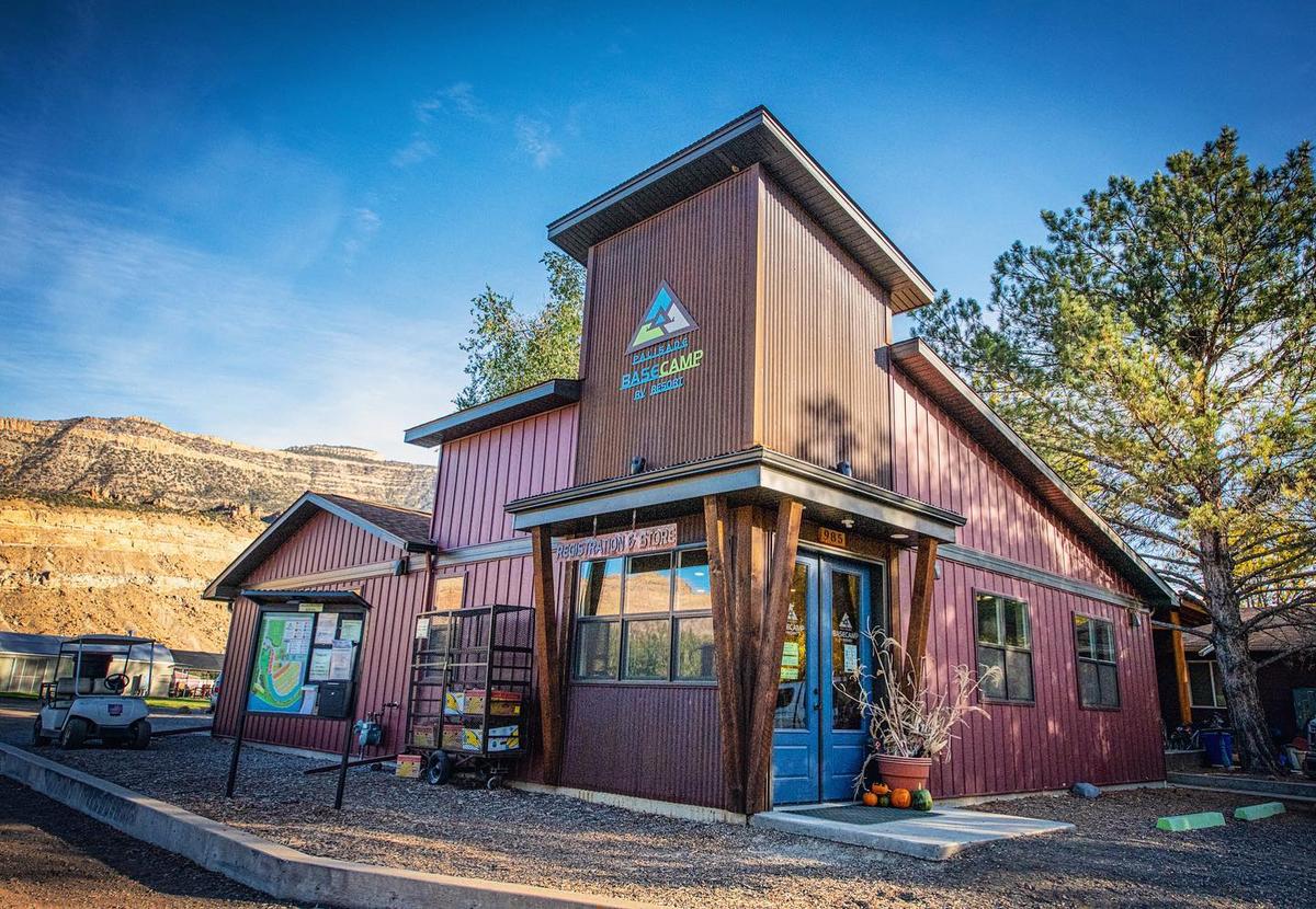 Palisade Basecamp RV Resort Pet Policy