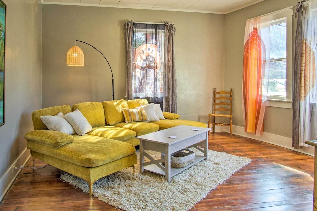 Pet Friendly Bright Bisbee Cottage with Air Conditioning