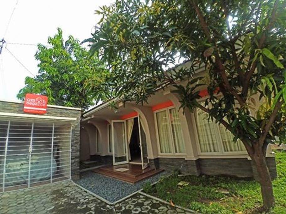 Pet Friendly Surakarta Airbnb Rentals