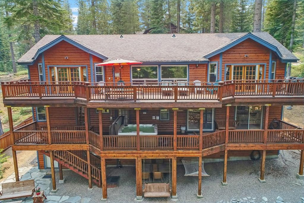 Luxurious Tahoe Retreat Pet Policy