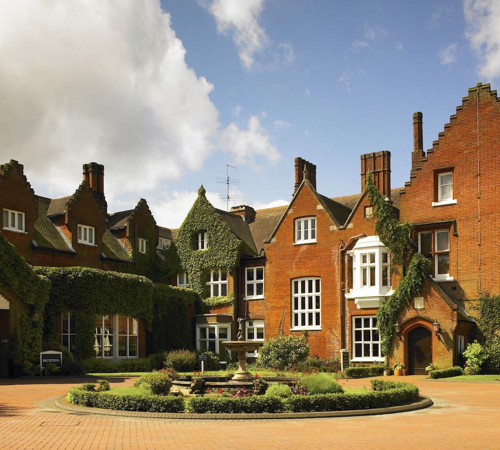 Pet Friendly Sprowston Manor Hotel, Golf & Country Club