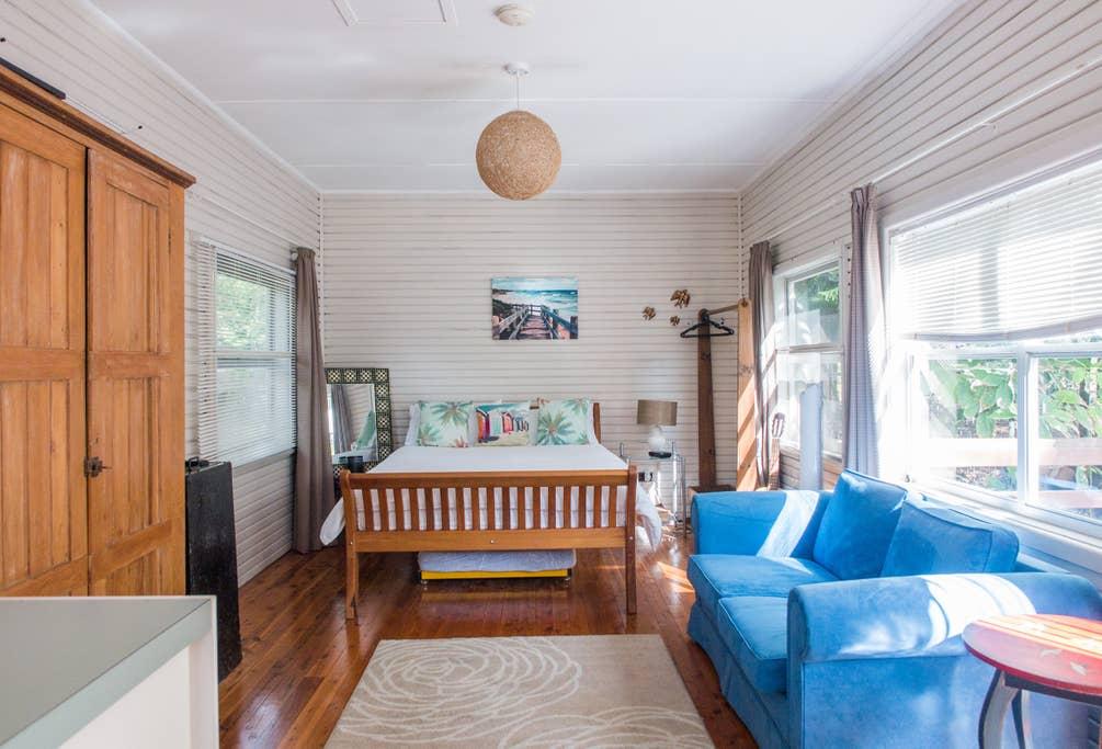 Bateau Bay Airbnb Rentals Pet Policy