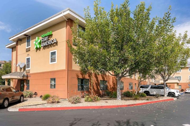 Pet Friendly Extended Stay America Suites Santa Barbara Calle Real