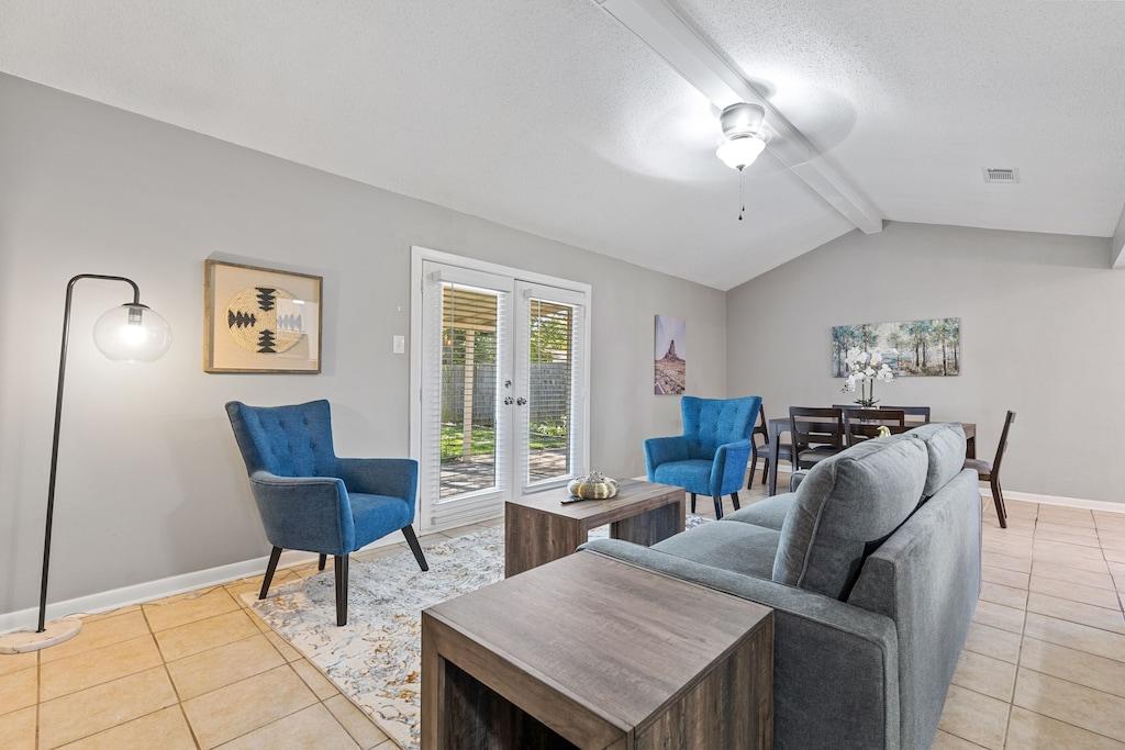 Stylish 3/2 Grand Prairie House Pet Policy