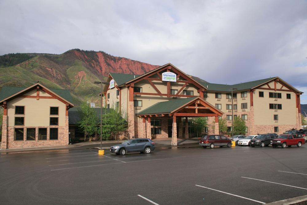 Hotel Glenwood Springs Pet Policy