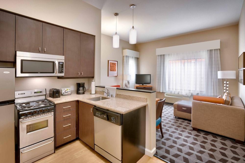 Pet Friendly TownePlace Suites by Marriott Elko