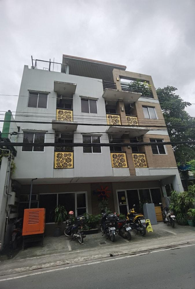 Pet Friendly Sunny Day Residences Cainta