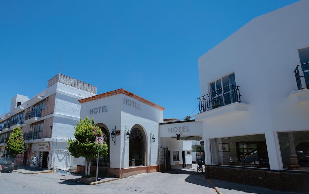 Pet Friendly Hotel Zacatecas Courts