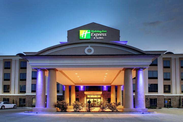 Pet Friendly Holiday Inn Express Hotel & Suites Natchez South an IHG Hotel
