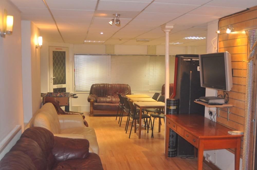 Pet Friendly Plymouth Backpackers Hotel