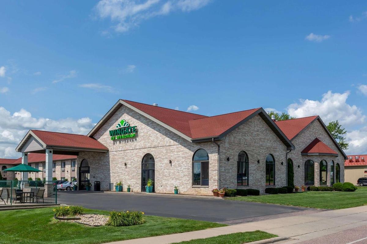 Wingate by Wyndham Wisconsin Dells Waterpark Pet Policy