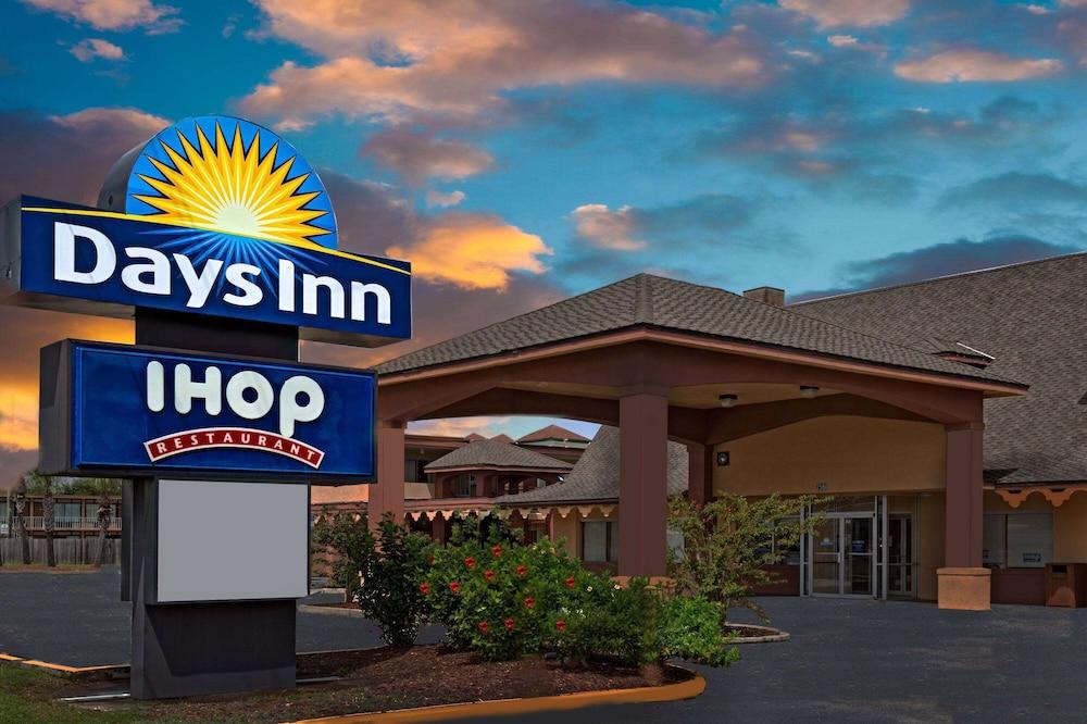 Pet Friendly Days Inn by Wyndham St Augustine I-95/Outlet Mall